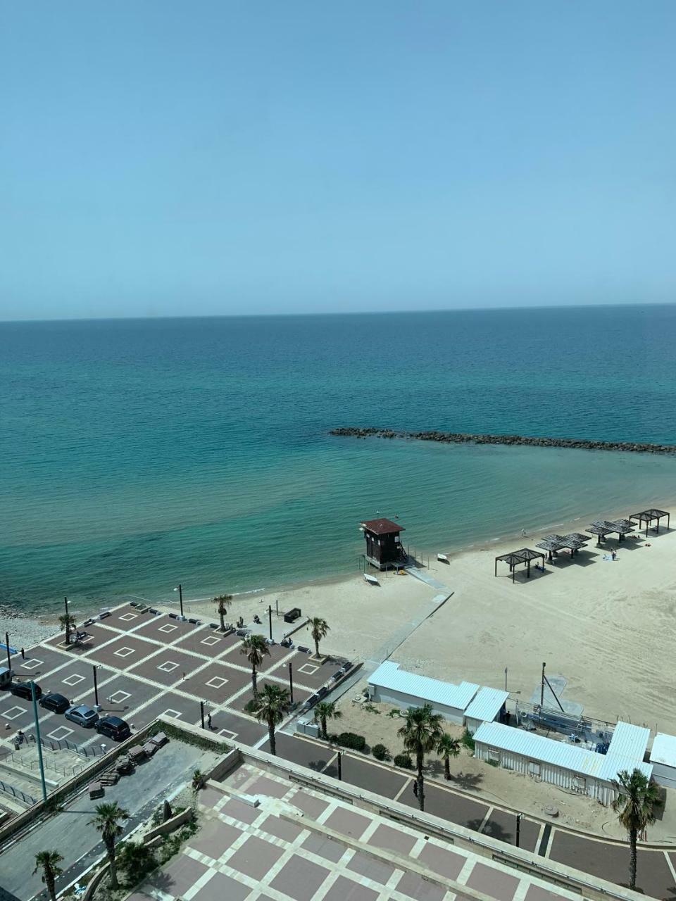 מגדל אלמוג חיפה - דירות "בלו ביץ'" על הים Exterior photo